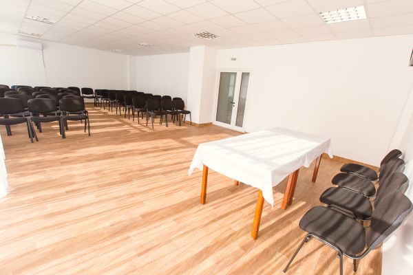 sala-conferinte-mures-1F76E8BEA-594F-8E5D-C7B8-84D99D0ADF7B.jpg